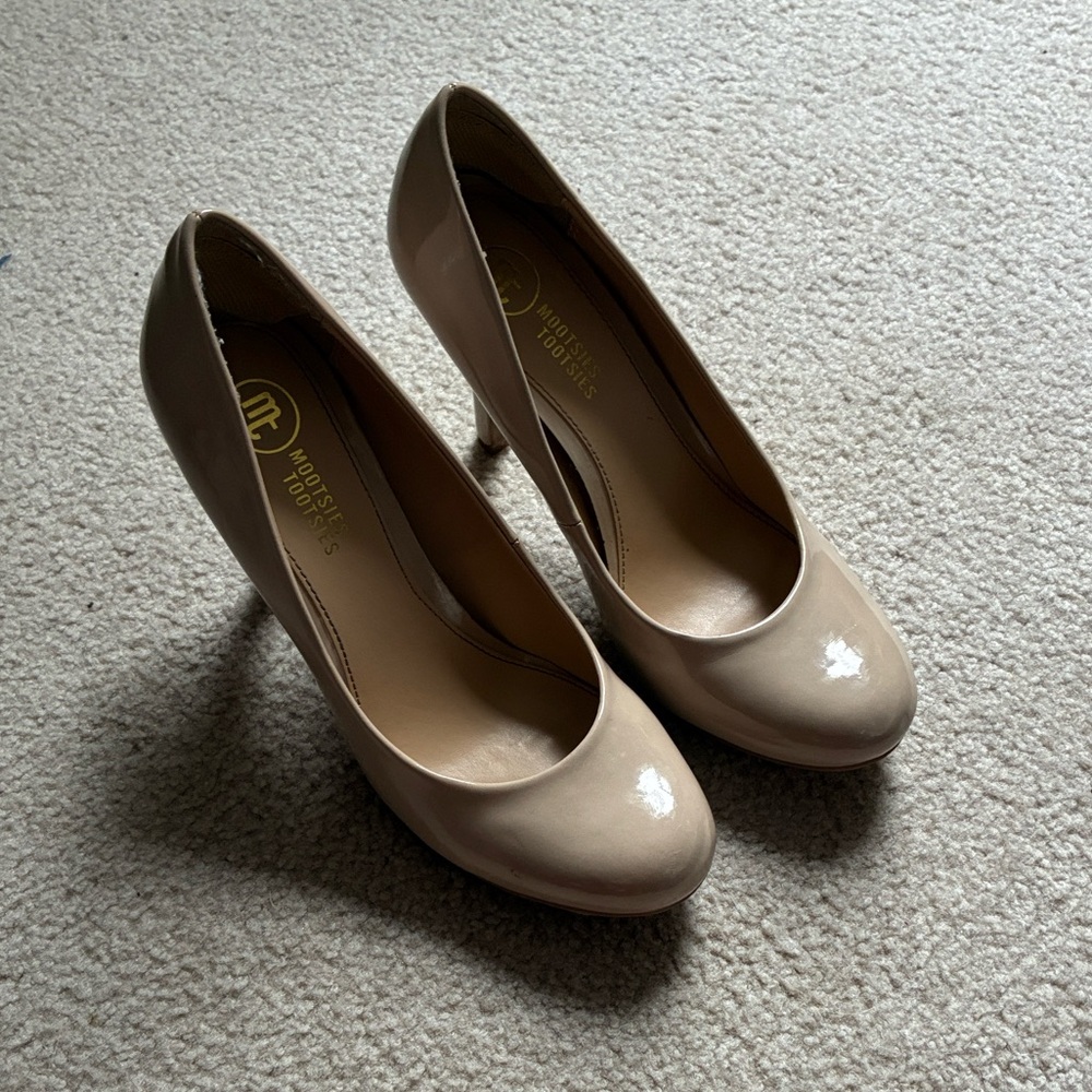 Mootsies Tootsies Beige Heels